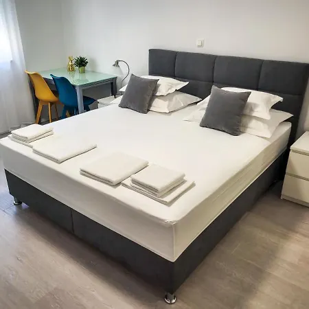 بيت ضيافة & سبليت